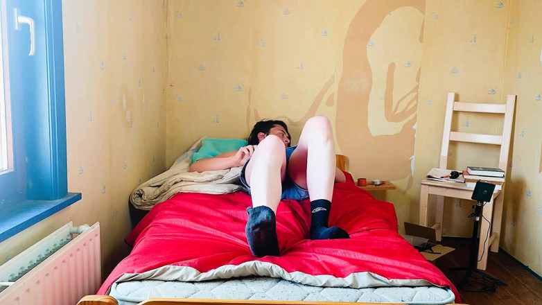 Sara B: Nice masturbation on my bed