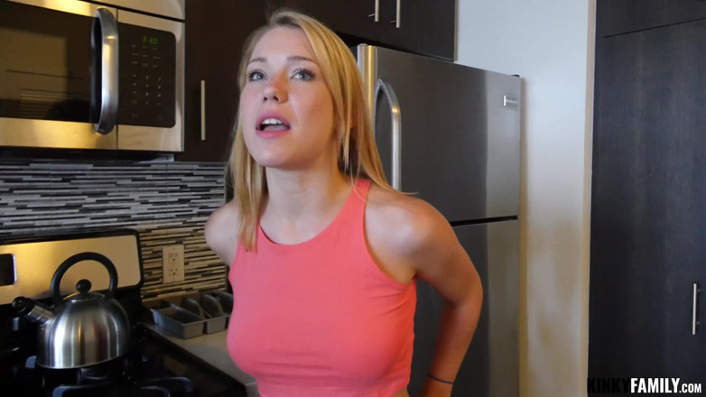 Kinky Family: I will fuck my stepsis today