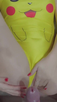 Pikachu Menina Masturbando Buceta