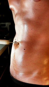 Navel Takes the Machine. From Slow Stretch to Hard Rhythm