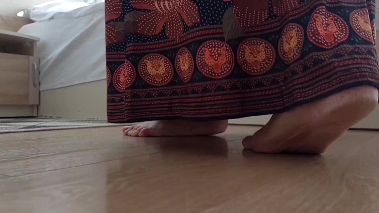 Selena701: Amatérská blonďatá zralá manželka si užívá sex. Kouření a šukání zezadu