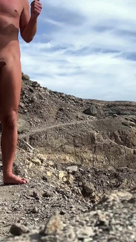 Tim Blesh desnuda engañando y caminando termina en una corrida