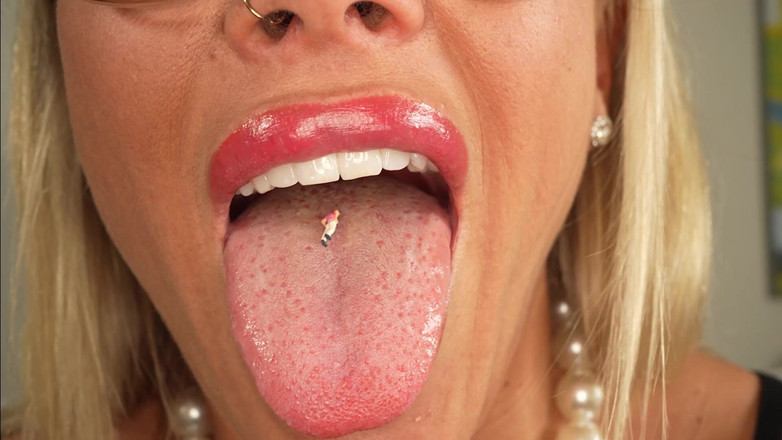 CALLIE ROKS: Låntagaren får av Callie 'Giantess en het muskel