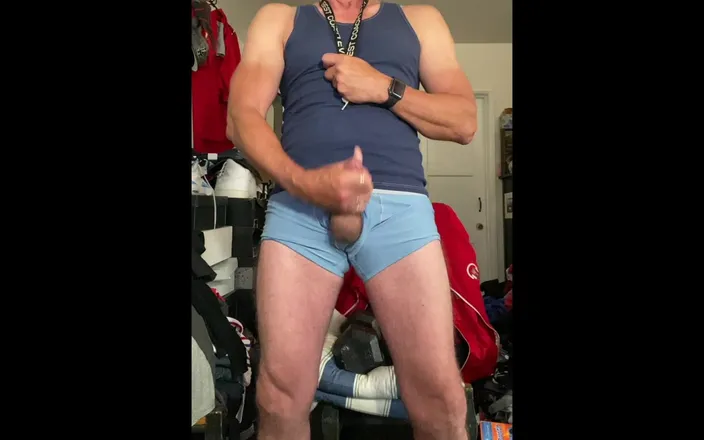 JockDad87: Check Out Dilf Jockdad87's Friday Cumshot