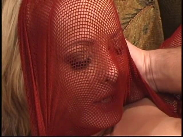 2 Guys 1 Girl: Blondine hart im dreier gefickt