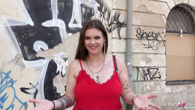 German Scout: Německý skaut - vnadná teenagerka s velkými přírodními kozami Taylee Wood...