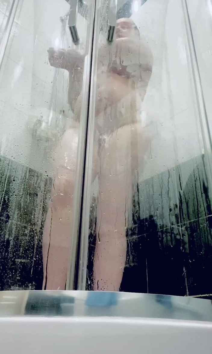 VikkiGeorgia: 샤워 중 따먹기