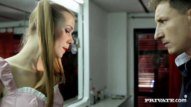 Private.com: Alexis e Carol ballano e poi fanno sesso con alcuni...