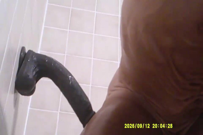 COBRA CRAIG: 9-12-26 Cobras pm cưỡi cu trong phòng tắm.