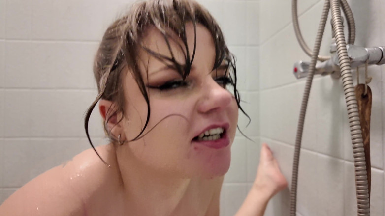 EdgesOfReality: Seks pacar di kamar mandi