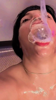 Dreglar med enorma salivbubblor