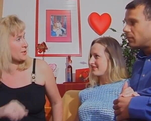 BB Video - Old School: Una teen tedesca amatoriale bionda viene scopata duramente 6