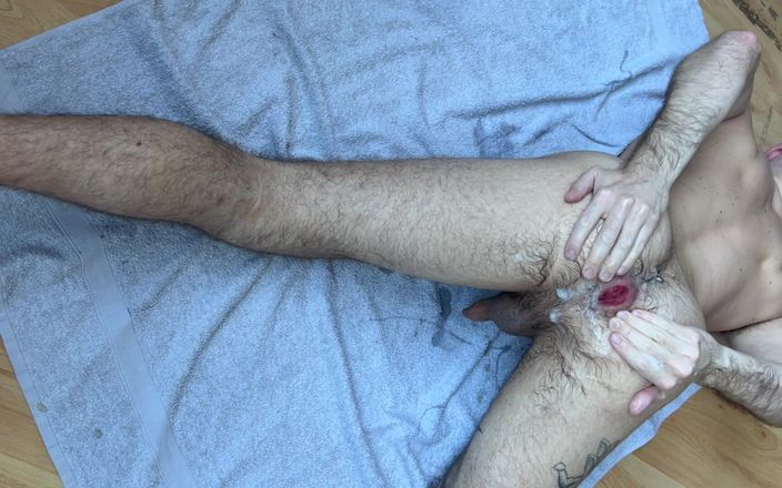 davidedpxxx: Pięść i podeszwy dające sobie 50 ciosów fisting