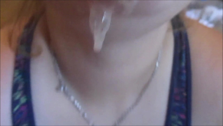Sadee Rain: Sadee obtener polla chupada y dar enorme facial