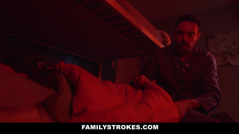 Family Strokes: Fighters cuscino e puttane cuscino