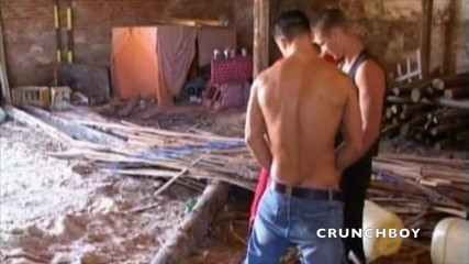 BAREBACK ORGY CLUB: 在农场与striaght mucl eboys群交