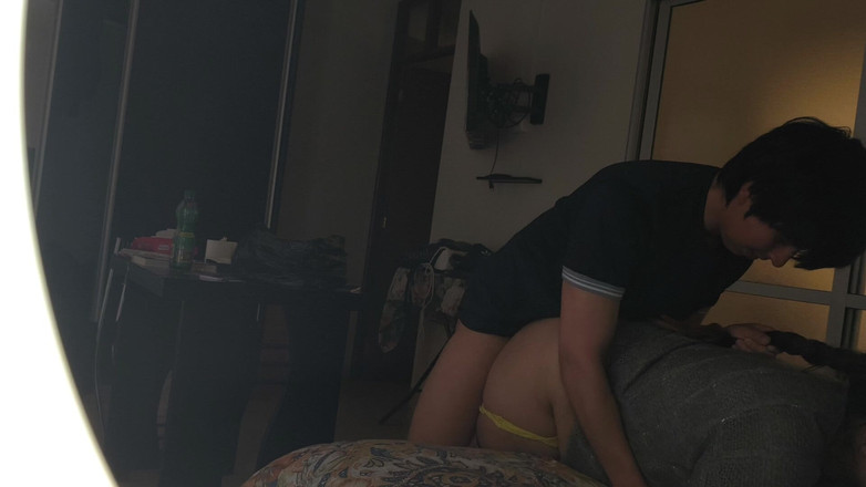 Moo DBOXXX: Ibu tiriku yang jomblo setuju untuk seks anal sama aku,...