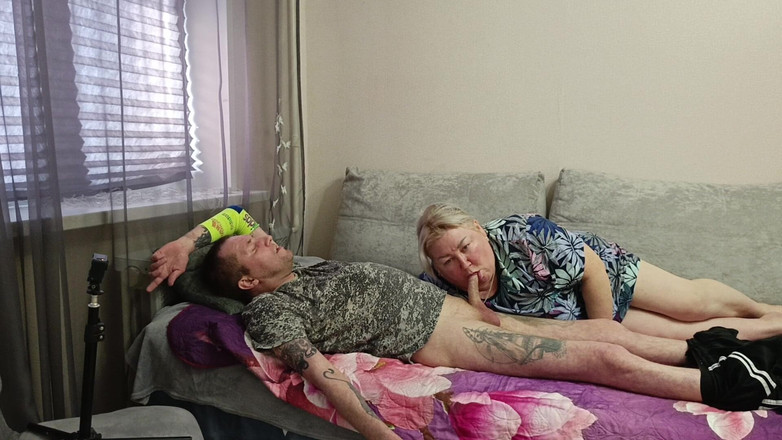 Zona901: Die nachbarin macht einen tiefen blowjob, um eine portion heißes...