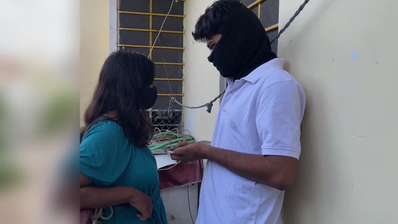 Pinkididi: Ao ar livre sexo meio-irmão e meia-irmã fora da porta...