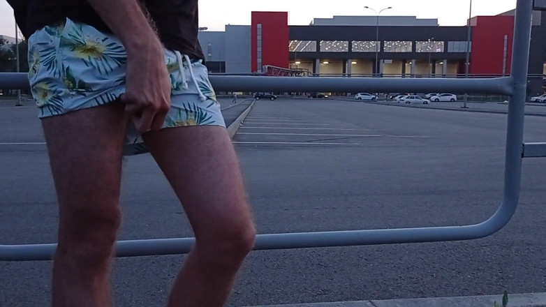 Dick Love Boys: Parking lot