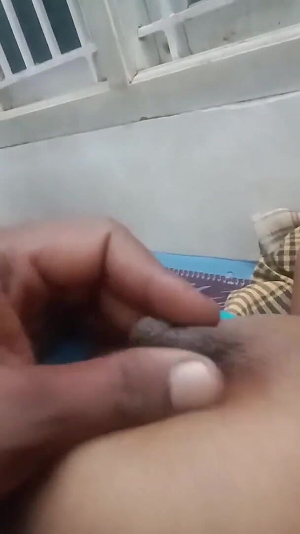 Tamil Girl. Enjoy (Santhi)