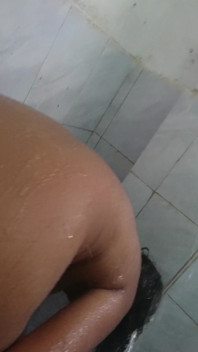 Caught Maid Naked Whilst Cleaning the Washroom