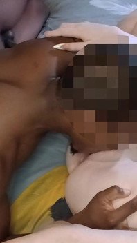 Perempuan jalang zakar hitam dikongkek kote hitam besar