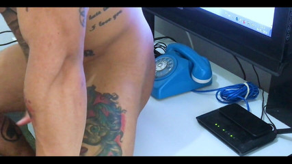 Exxtevao: Stor kuk onani med dildo