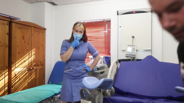 Domestic femdom: Hemşire Mcqueen'in Bekaret Cezası