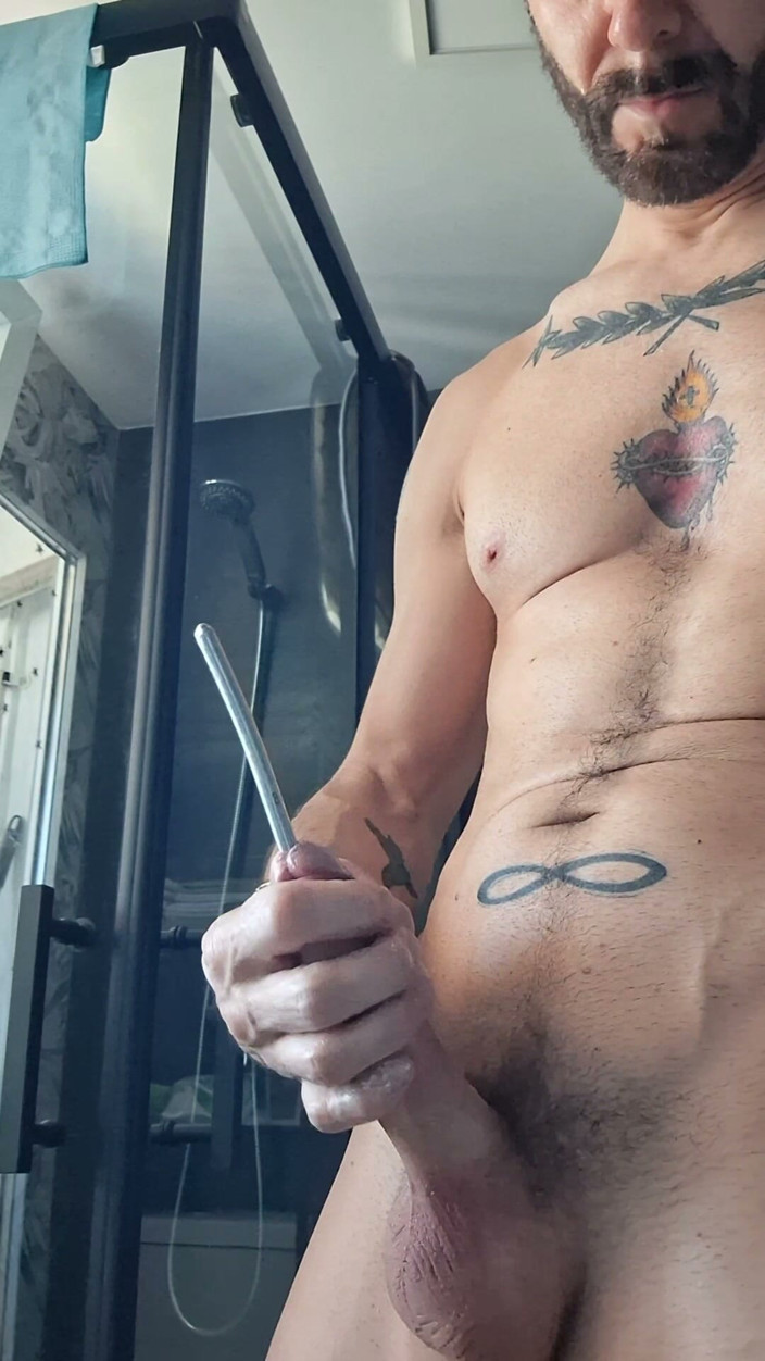 tonyfit: Leker med min urinrör