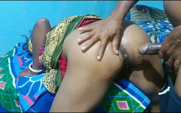 Somausha: Šukání zezadu do zadku indické bhabhi desi porno