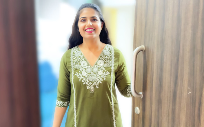 Sexy Komal: Komal ha chiamato il fratellastro a casa su Raksha Bandhan,...