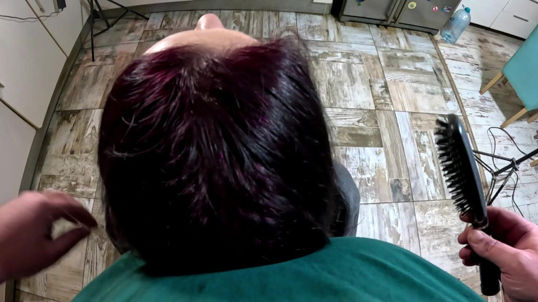 MilfyCalla: Bornoz orta yaşlı seksi kadın saç kurutma ve fırçalama sakso...