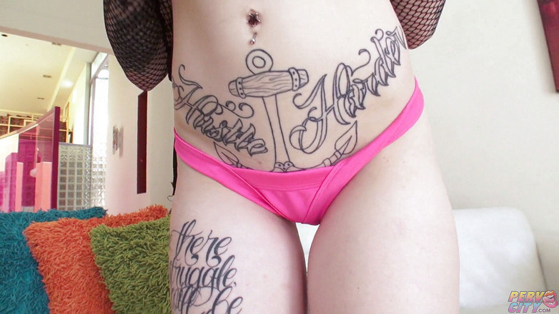 Perv City: Inked slut Chloe Carter solo masturbation