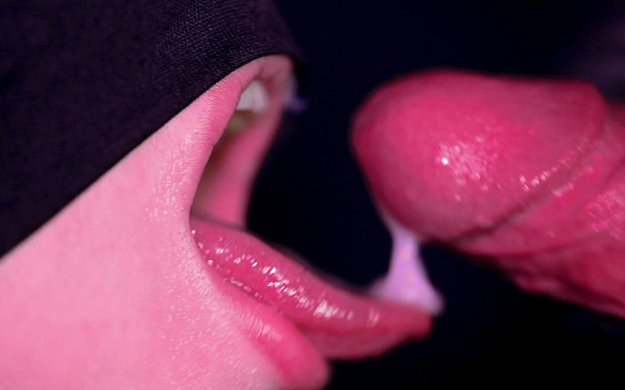 BlowjobView: Close up of My Young Stepsister Eating All My Cum...