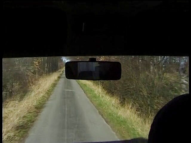 Xfamster: Une femme mature chevauche la bite d’un mec qui lui...
