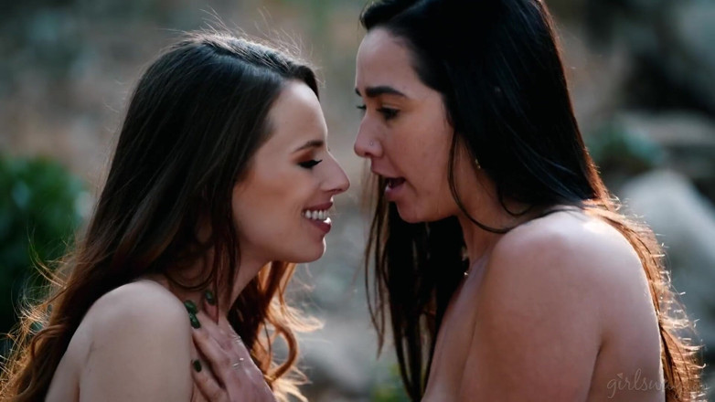 Girlsway: Girlsway - Jillian Janson and Karlee Grey Lure Kylie Le Beau...