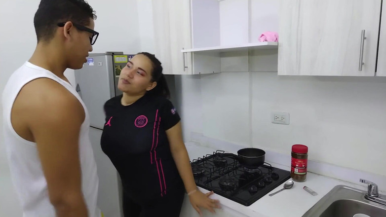 Alexx: น้องสาวเลี้ยงให้เช้าวันนี้เสียวมาก ฉันเลยแตกให้หมดทุกหยด
