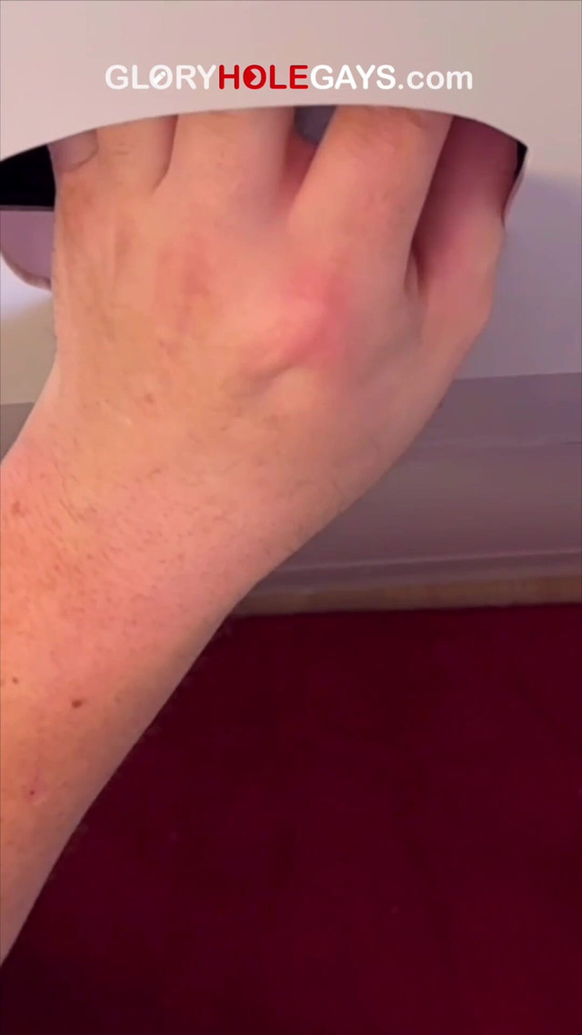 After-work Release: Straight Guy Blows His Load (GLORYHOLEGAYS)