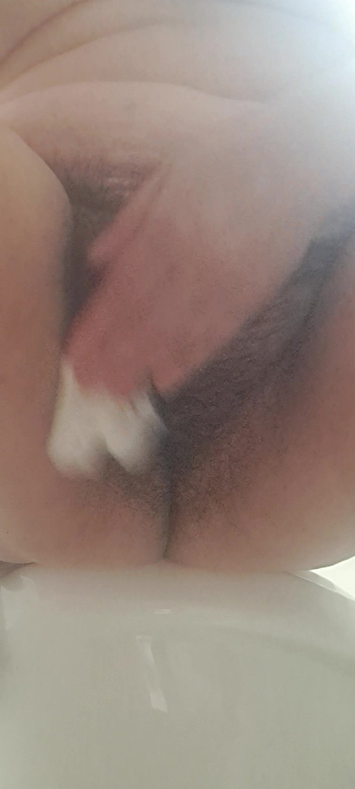 Mommy big hairy pussy: Het schoonmaken van de vagina van duizend volwassen