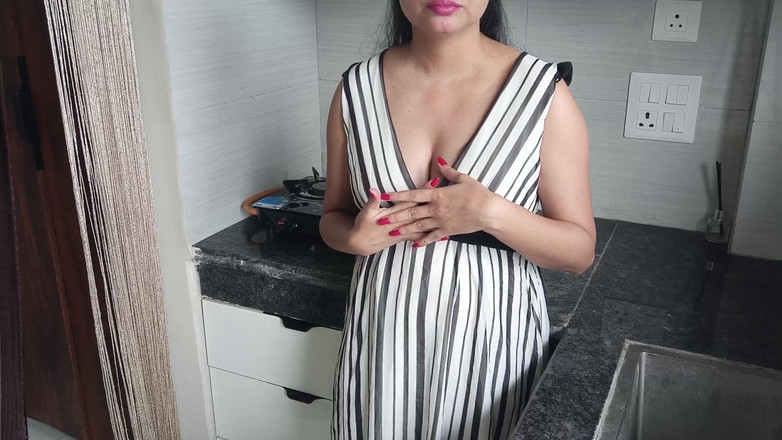 Saarabhabhi6: Sora vitregă indiană sexy face sex incitant dur cu fratele...