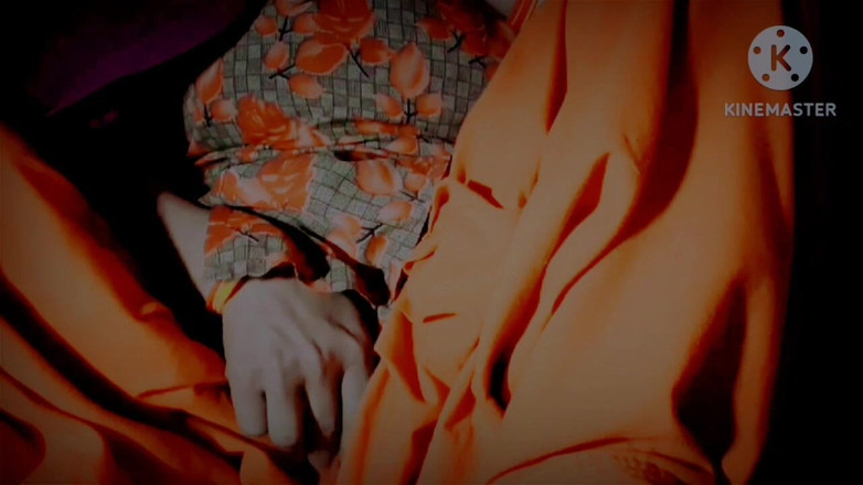 TricolorMusic3: Přijďte sem a užijte si mládí sami, moje kundička se...