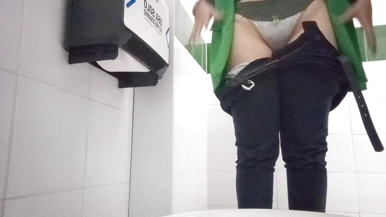 Esperanzitaluton: Ho messo una macchina fotografica per registrare il mio capo...