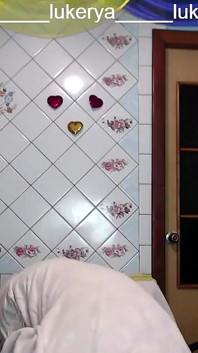 Obvyklý začátek dne pro sexy Lukeryu, ale Život není stejný ...