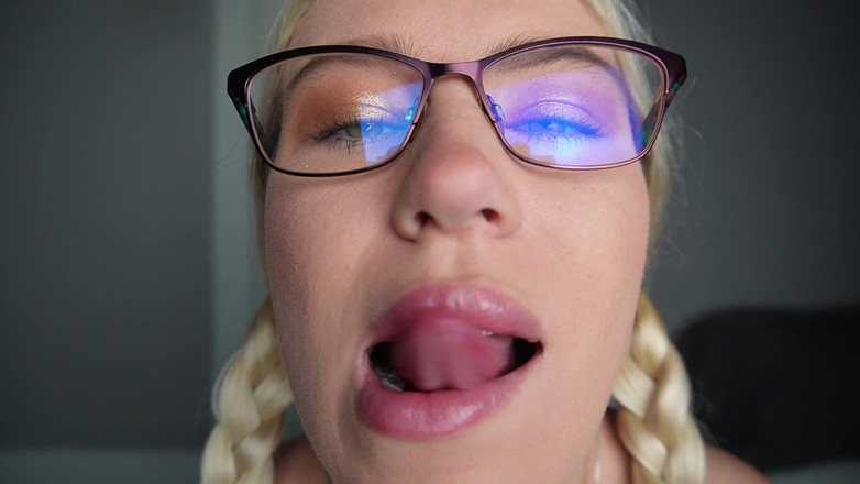 Keeks3005: Làm nhục giờ ăn trưa