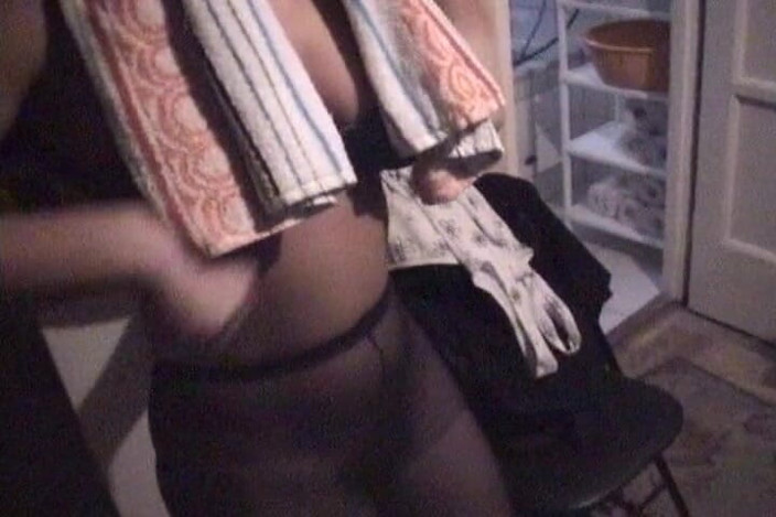 Enjoy German porn: Awek Jerman jalang ini ada di sini untuk dikongkek berempat