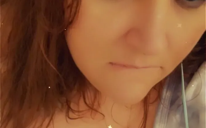 Nikki Danzig: Slutty SSBBW Playing with Tits