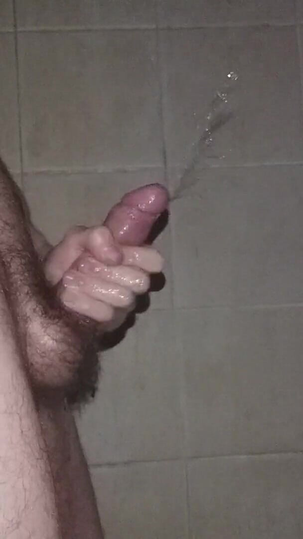 Anyone Has a Piss Kink? (Jeddrew)