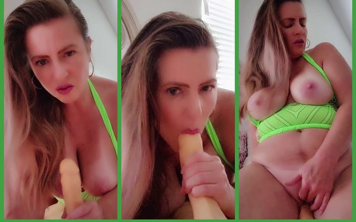 Nikki Nevada: Sexy MILf nicki reitet ihre männliche torso-sexpuppe