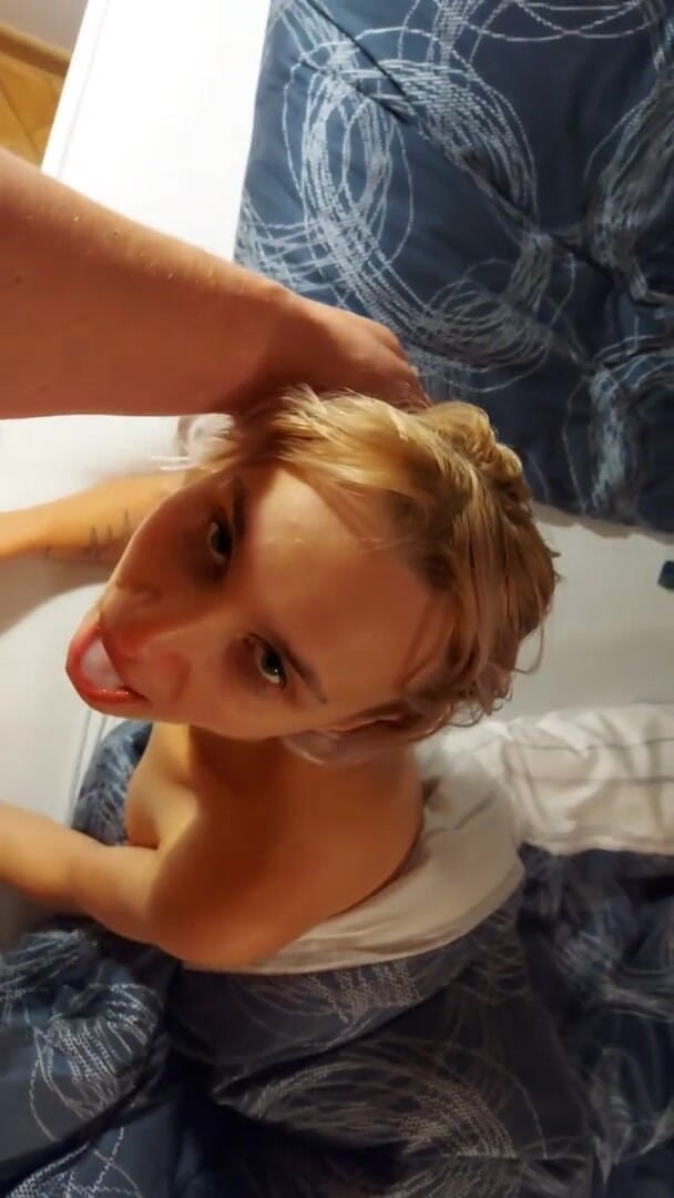 Wet Pussy Fuck: Poranny niechlujny obciąganie polskiej 18-letniej dziewczyny